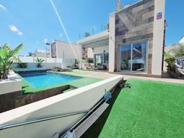 Chalet en venta en Orihuela, Villamartín - Las Filipinas photo 0