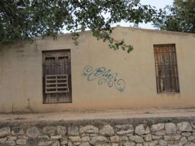 Local comercial en venta en Pinoso, ENCEBRAS photo 0