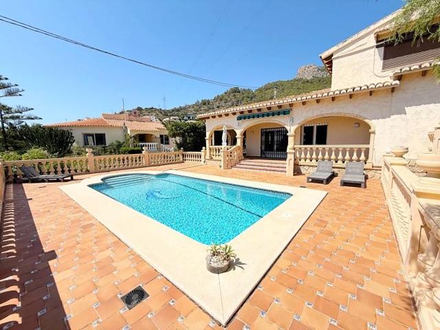 Chalet en venta en Calpe, Urbanizaciones photo 0
