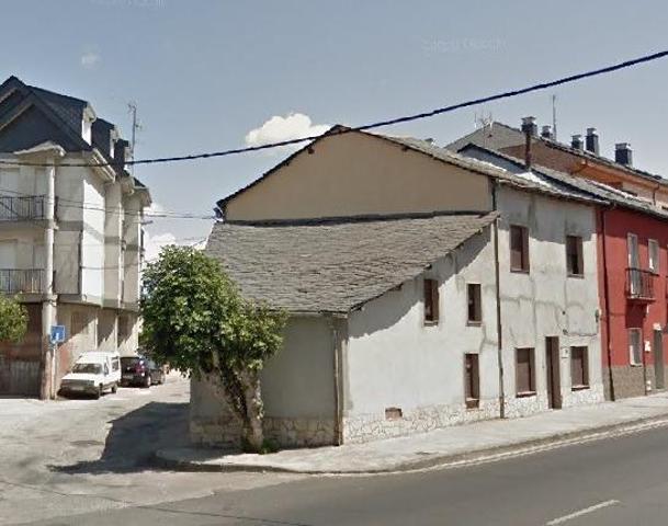 Casa en venta en Camponaraya, Centro photo 0