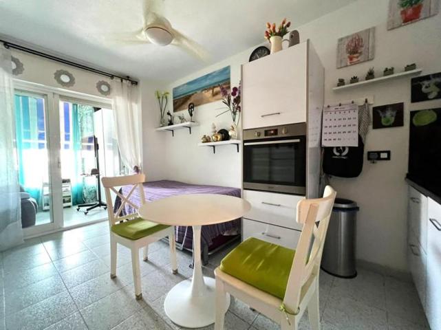 Apartamento en venta en Torrevieja photo 0