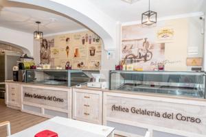 Local comercial en venta en Denia, Dénia photo 0