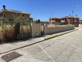 Terreno en venta en Navas del Rey, Centro photo 0