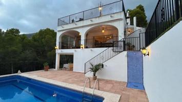 Chalet en venta en Altea photo 0