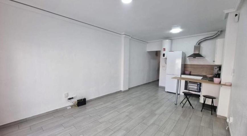 Apartamento en venta en Torrevieja photo 0