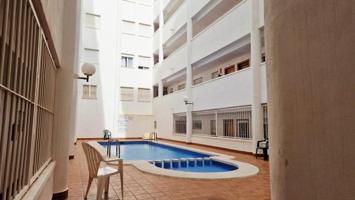 Apartamento en venta en Torrevieja, Centro photo 0