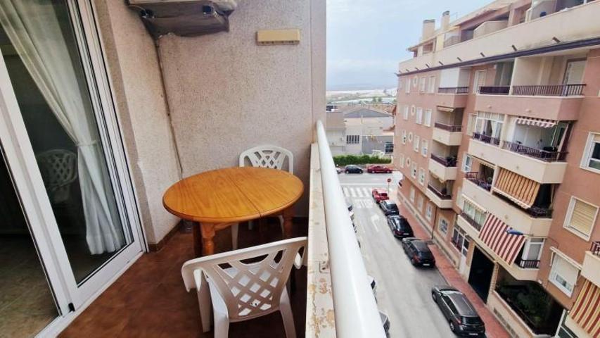 Piso en venta en Torrevieja, Centro photo 0