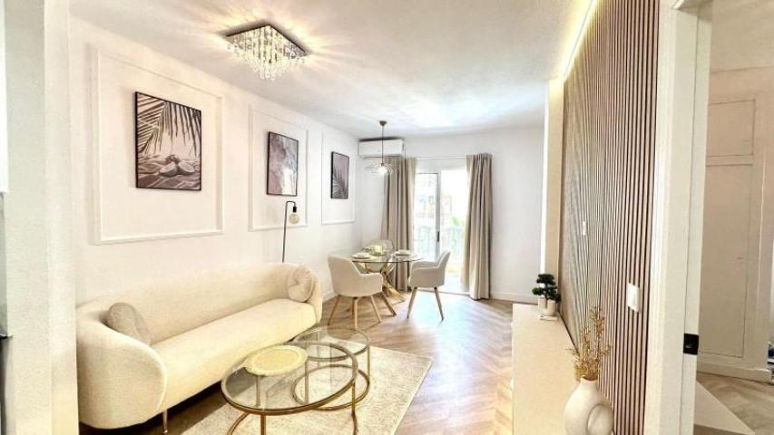 Apartamento en venta en Torrevieja photo 0