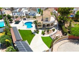 Chalet en venta en Torrevieja, El Chaparral photo 0