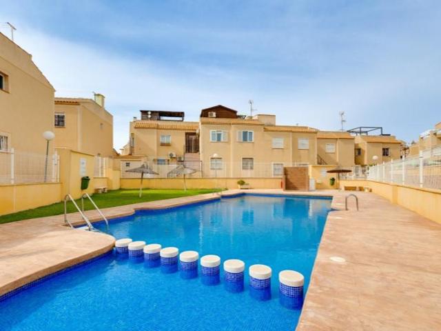 Bungalow en venta en Torrevieja photo 0