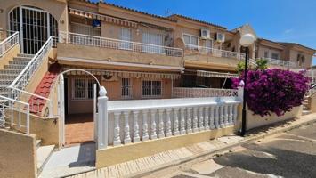Bungalow en venta en Torrevieja photo 0