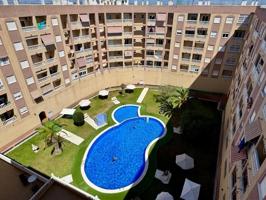 Apartamento en venta en Torrevieja photo 0