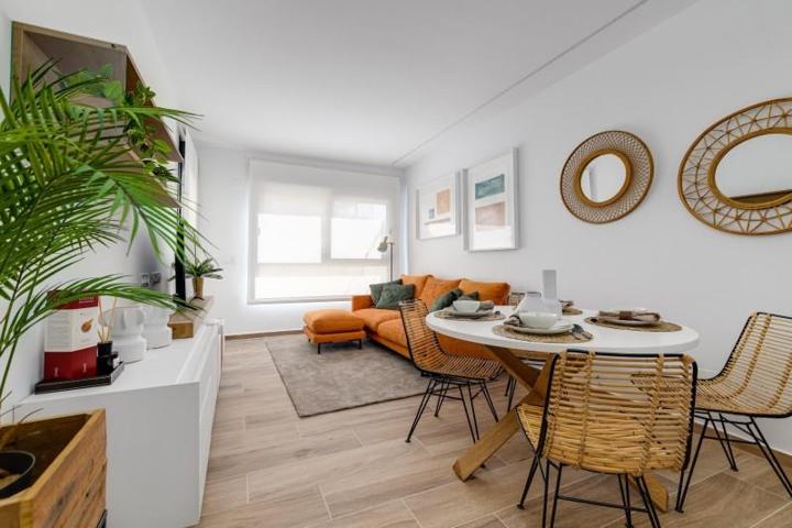 Apartamento en venta en Orihuela Costa, Villamartin photo 0