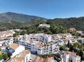 Apartamento en venta en Benahavís, Costa del Sol photo 0