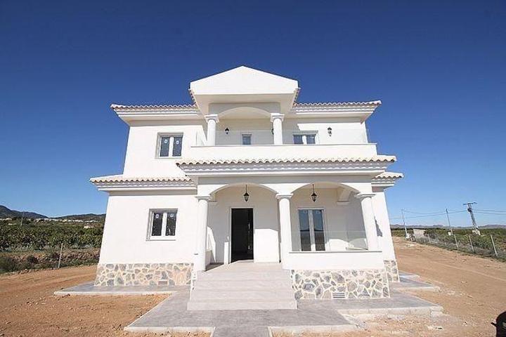 Chalet en venta en Pinoso photo 0