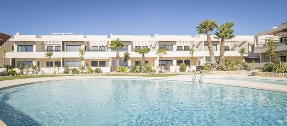 Bungalow en venta en Torrevieja photo 0