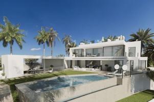 Chalet en venta en Marbella, Cascada de Camojan photo 0