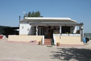 Chalet en venta en Sax photo 0