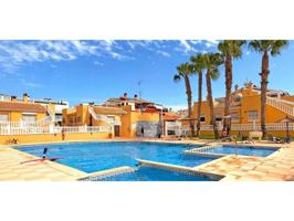 Bungalow en venta en Torrevieja, Torreta Florida photo 0