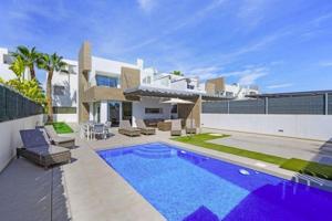 Chalet en venta en Guardamar del Segura photo 0