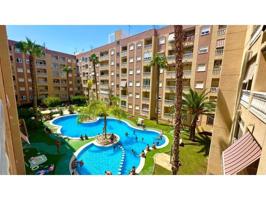 Apartamento en venta en Torrevieja, Parque de las Naciones photo 0