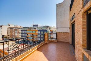 Apartamento en venta en Torrevieja photo 0