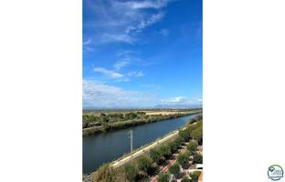 Apartamento en venta en Empuriabrava photo 0