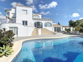 Chalet en venta en Benitachell, Kalmias photo 0