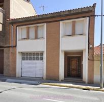 Chalet en venta en Tudela, Calle Virgen de la Cabeza, 31500 photo 0