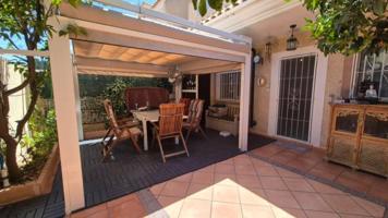 Adosada en venta en Torrevieja photo 0
