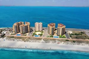 Apartamento en venta en La Manga del Mar Menor, La Manga del Mar Menor photo 0