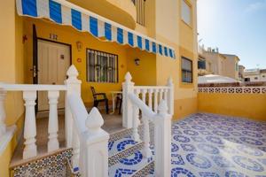 Bungalow en venta en Torrevieja photo 0