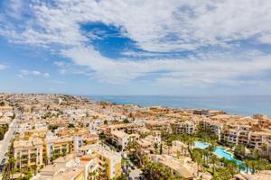 Apartamento en venta en Torrevieja photo 0