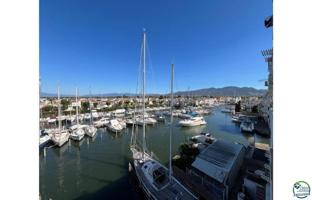 Apartamento en venta en Empuriabrava photo 0