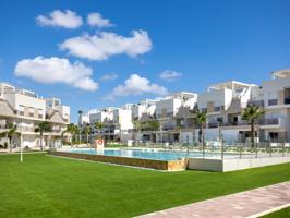 Apartamento en venta en Guardamar del Segura photo 0