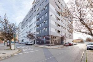 Local comercial en venta en Granada, Parque almunia photo 0