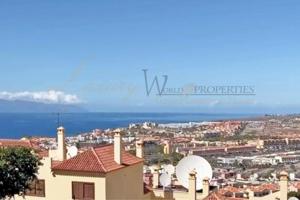 Apartamento en venta en Adeje, Calle Baleares, 38660 photo 0