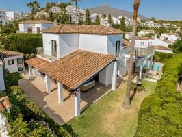 Chalet en venta en Marbella, Nueva Andalucia - Marbella Country Club photo 0