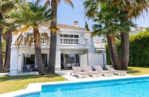 Chalet en alquiler en Marbella, Nueva Andalucia - Parcelas del Golf photo 0