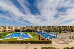 Adosada en venta en Torrevieja photo 0