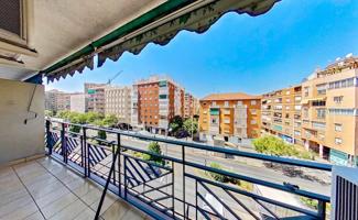 Piso en venta en Granada, Ronda - Arabial photo 0