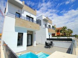Chalet en venta en Torrevieja, Torreta Florida photo 0