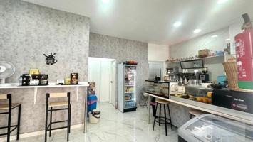 Local comercial en venta en Torrevieja, Torrevieja photo 0