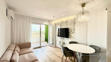 Apartamento en venta en Torrevieja, Punta Prima photo 0