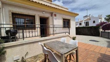 Bungalow en venta en Orihuela Costa photo 0