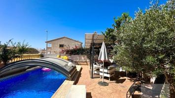 Chalet en venta en Orihuela Costa, La Regia photo 0