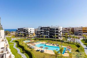 Apartamento en venta en Orihuela Costa, Punta Prima photo 0