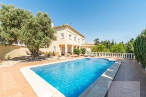 Chalet en venta en Torrevieja, Torre la mata photo 0