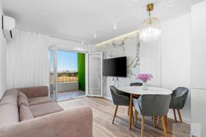 Apartamento en venta en Torrevieja, Punta Prima photo 0