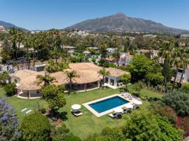 Chalet en venta en Marbella, Los Naranjos photo 0